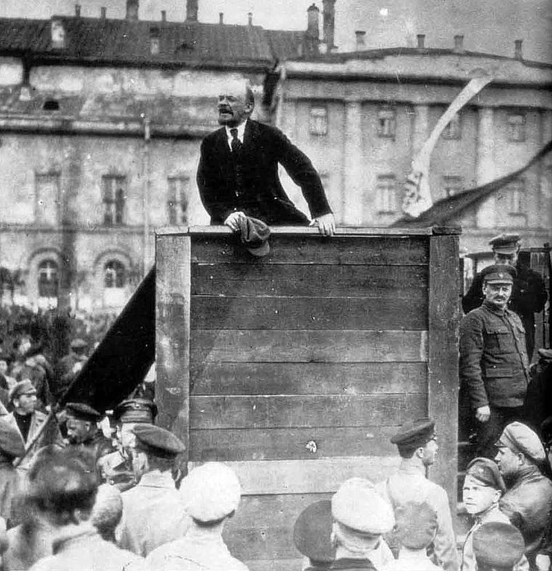 1917_lenin-trotsky_1920-05-20_sverdlov_square_original